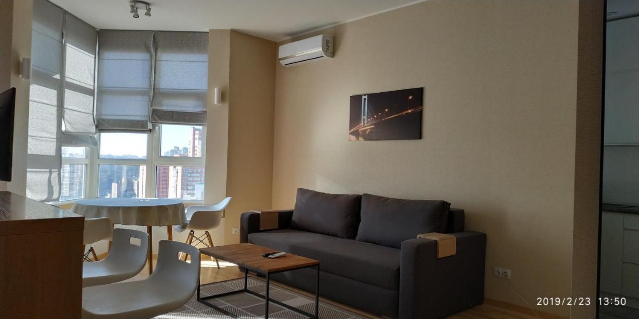 Comfortable Apartments French Quarter Акумулятори Світло Інтернет Завжди 키예프 외부 사진