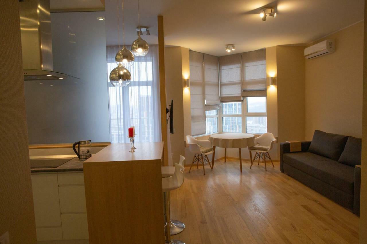 Comfortable Apartments French Quarter Акумулятори Світло Інтернет Завжди 키예프 외부 사진